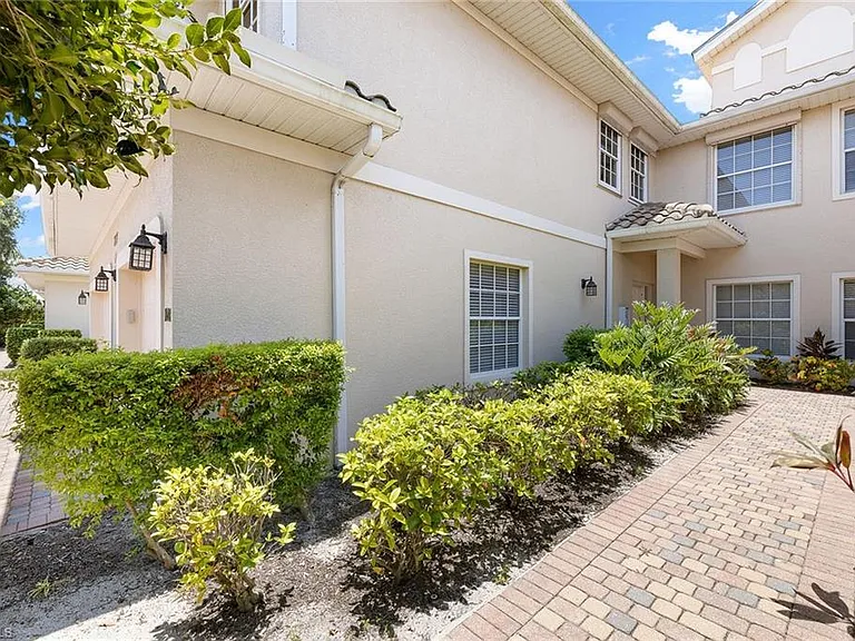 8177 Saratoga Dr #1001 — Photo 2