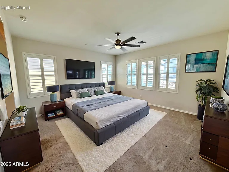 2366 W Gloria Ln — Photo 34