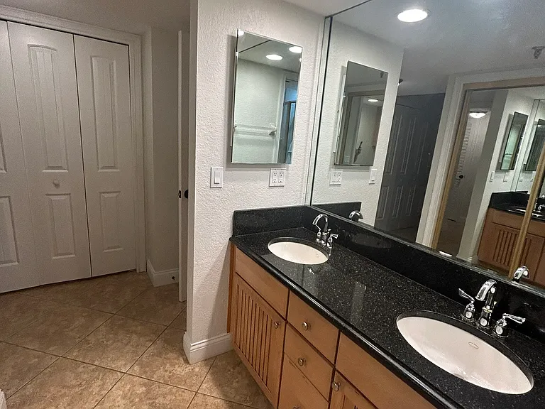 Master Bathroom - Dual Vanities