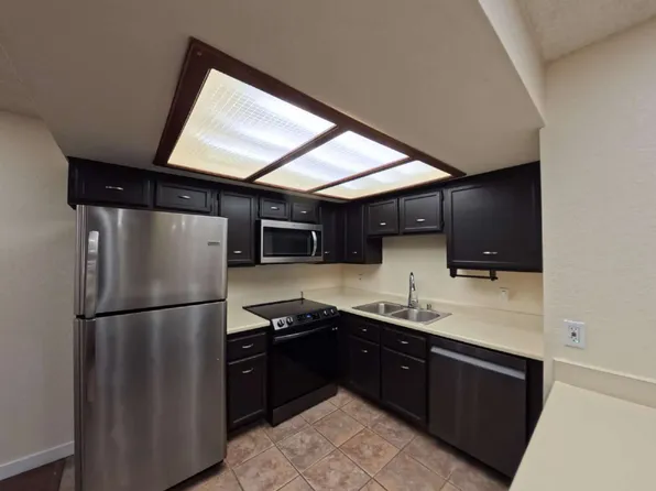 2701 Otter Creek Ct APT 201, Las Vegas, NV 89117