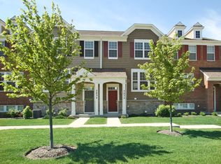 3233 Coral Ln, Glenview, IL