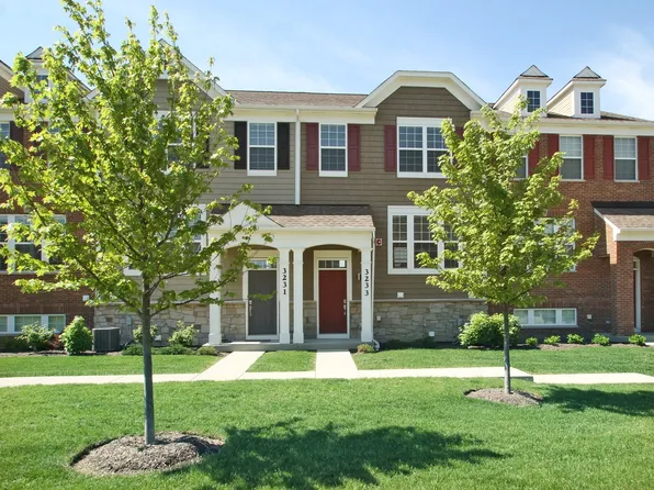3233 Coral Ln, Glenview, IL 60026