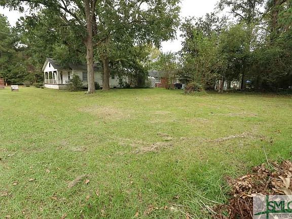 2nd image of 302 Davis Ave