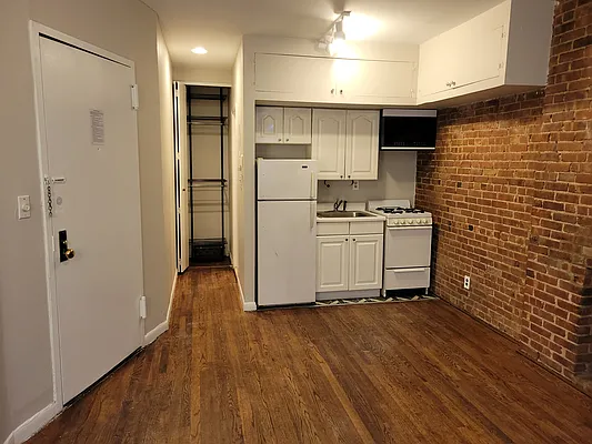 Rented by OGI Management | media 8