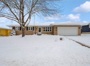 2470 27th Ave, Marion, IA 52302