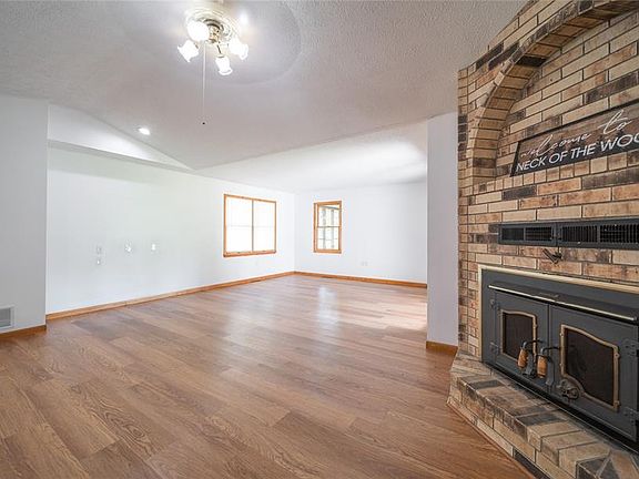 5th image of 10572 Butler Cir