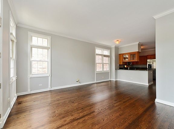 4th image of 1832 N Hudson Ave Unit B