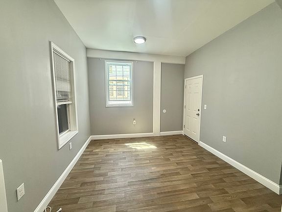 3rd image of 5 Linden Ave #1R
