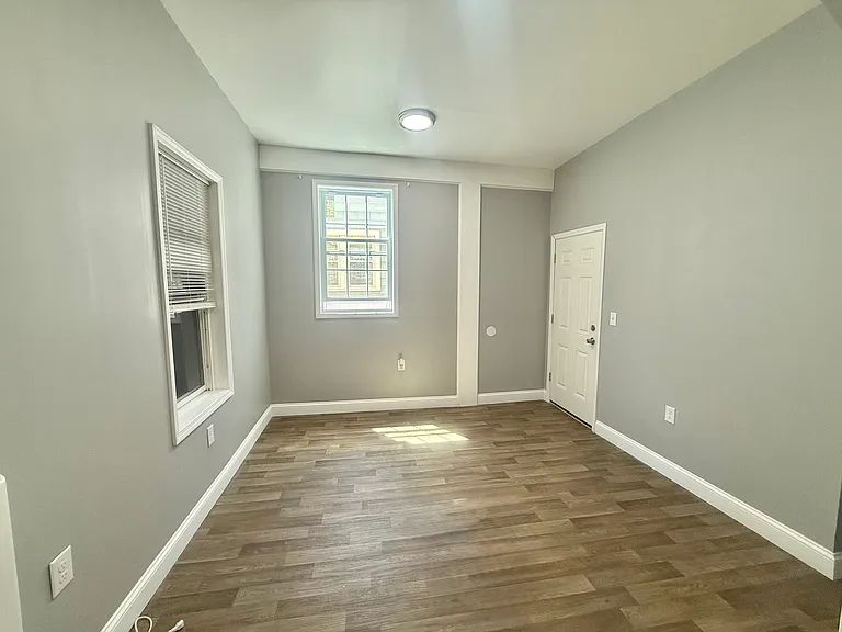 5 Linden Ave #1R — Photo 3