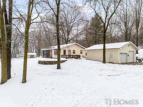 3996 Head Lake Rd, Hastings, MI 49058
