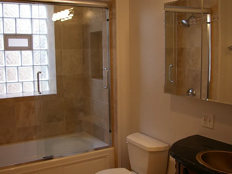 Marble bath flr.