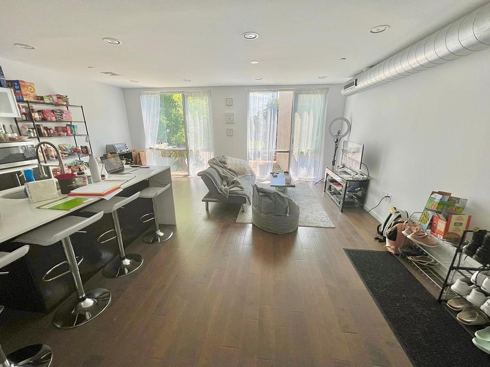 1st image of 1531 N Franklin St #3F