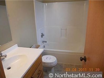 5th image of 2615 Quincy St NE