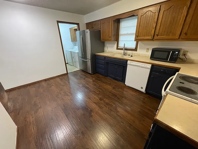 2901 W Walnut St — Photo 2