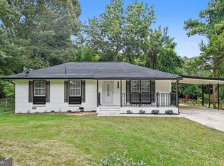 2676 Beacon Dr, College Park, GA 30349