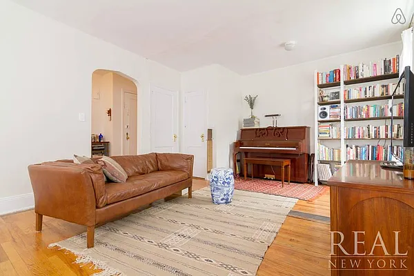 Rented by REAL New York | media 23