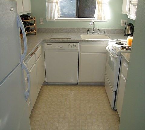 4th image of 1182 N Abbott Ave