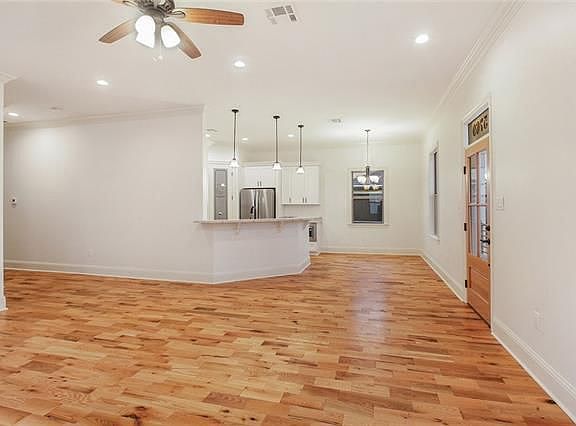 3rd image of 5769 Warrington Dr