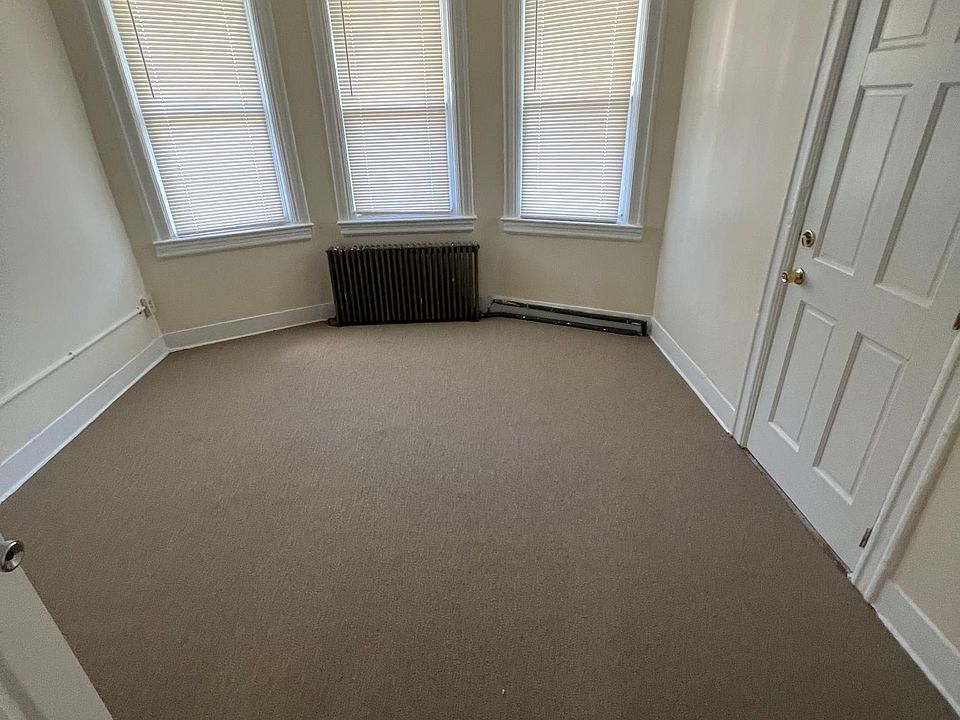 1st image of 207 Corson Ave Floor 1
