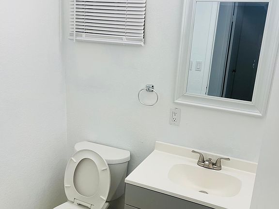 4th image of 327 N 16th St #1