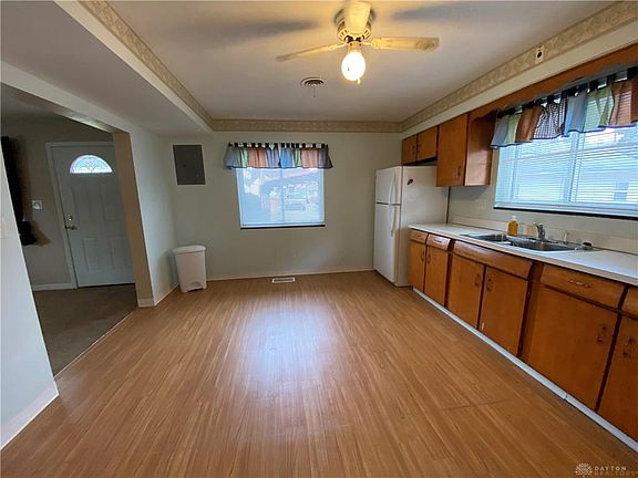 5th image of 3129 Hassler St