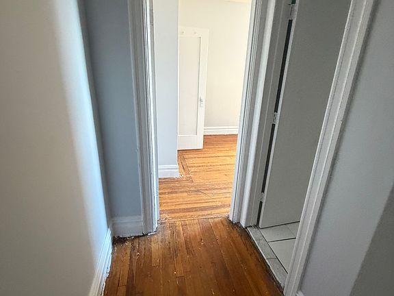 4th image of 928 21st St #25F