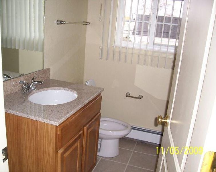 Perry Square Apartments 17271 Raupp St Melvindale MI Zillow