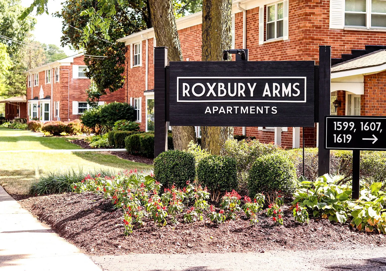 Roxbury Arms 1599 Roxbury Rd, Columbus, OH43212 — Photo 1