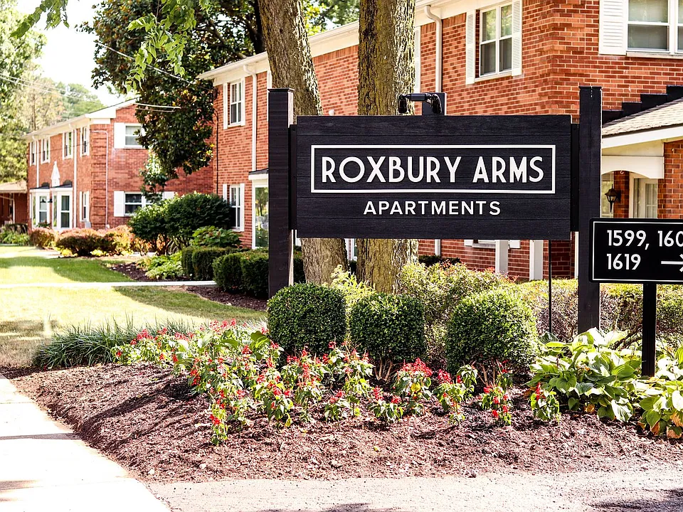 Roxbury Arms 1599 Roxbury Rd, Columbus, OH43212