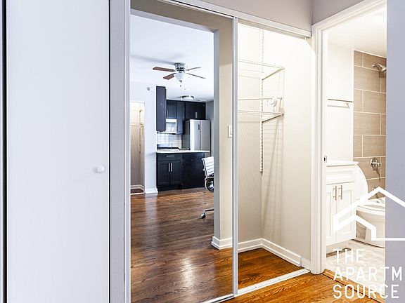 4th image of 530 W Oakdale Ave #409