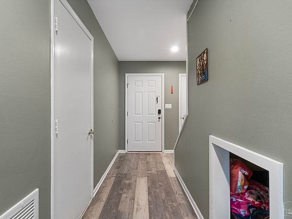 5th image of 9912 Fairway Villas Ln