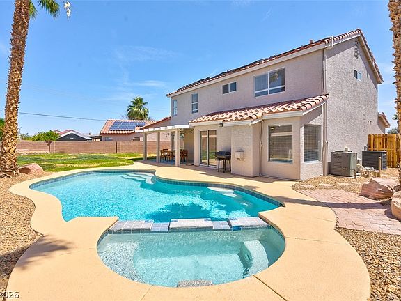 2nd image of 818 Holly Sprig Ct