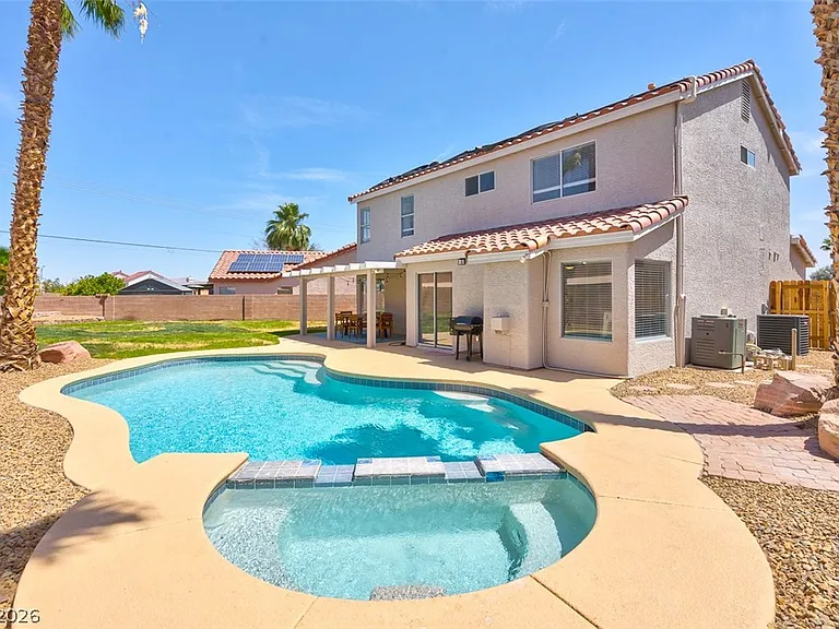 818 Holly Sprig Ct — Photo 2