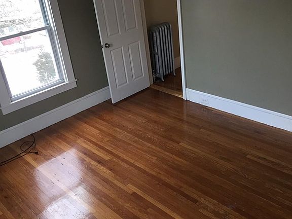 5th image of 81 Hawthorne St