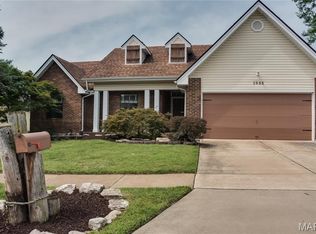 1035 Johanna Dr, Ballwin, MO 63021