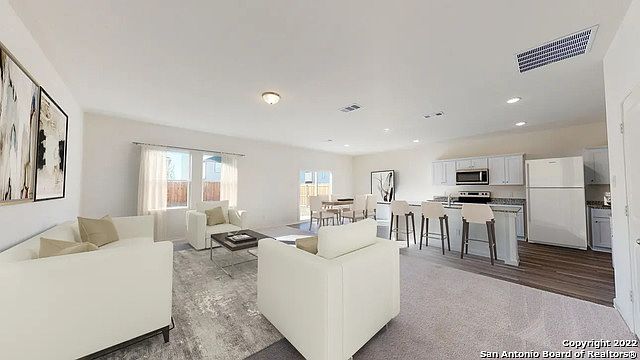2nd image of 5307 Hickory Place