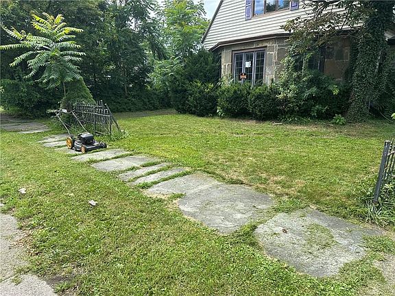 3rd image of 630 W Gray St