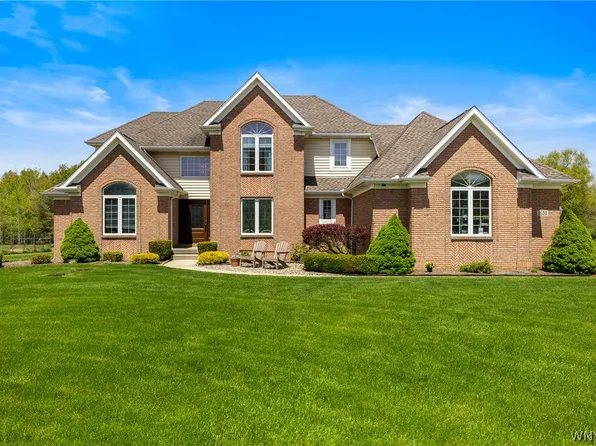 5600 William St, Lancaster, NY 14086