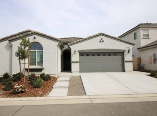 1039 Skylar Ln, Clovis, CA