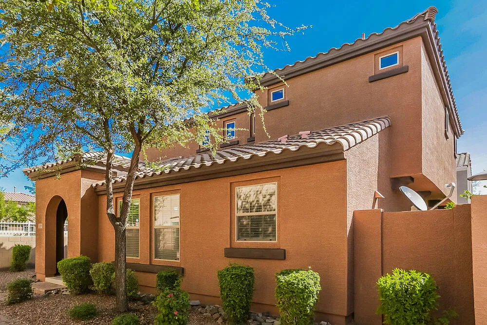 3 bed, 2.5 bath, 1488 sqft, $2,505 — Photo 1