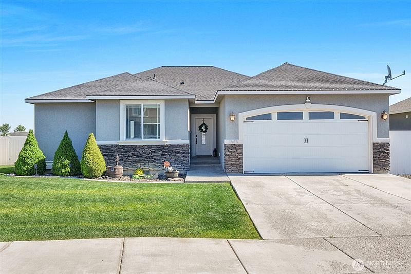 2nd image of 1645 E Madera Street