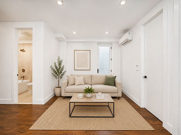 4th image of 321 Woodbine St APT 1R