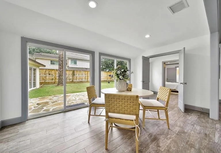 10042 Briar Forest Dr — Photo 14