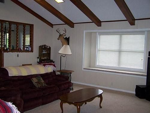 3rd image of 114 E Elliot Ln