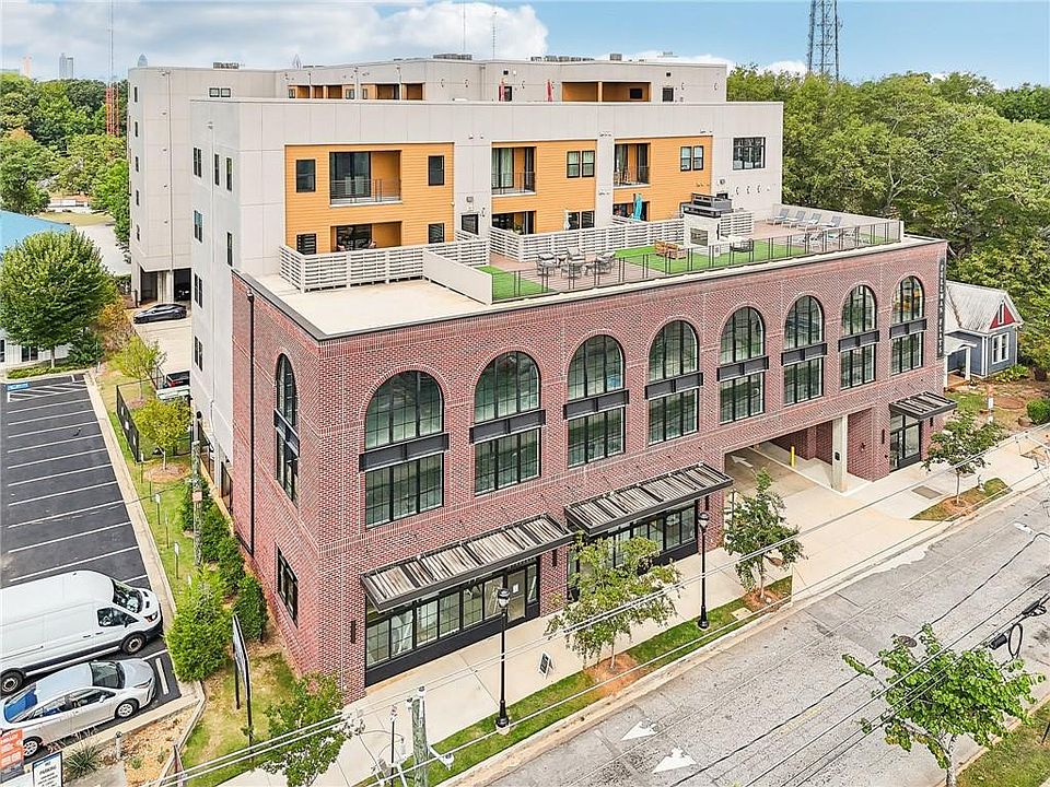 1st image of 112 Rogers St NE #206