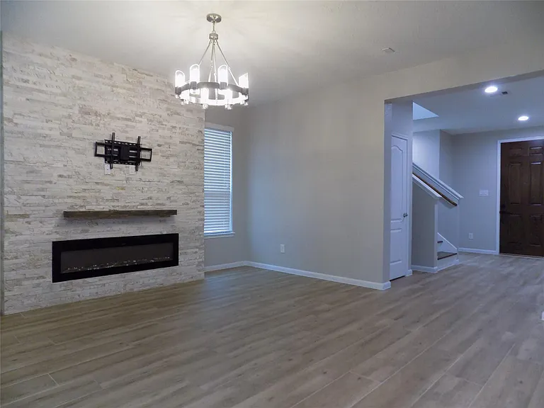 3702 Aubergine Springs Ln — Photo 11