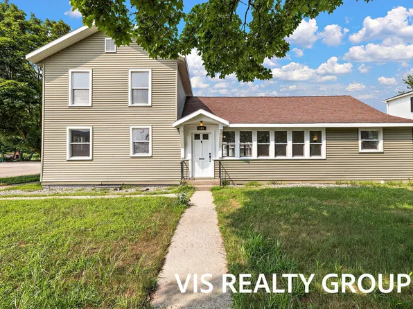 103 E Savidge St, Spring Lake, MI 49456