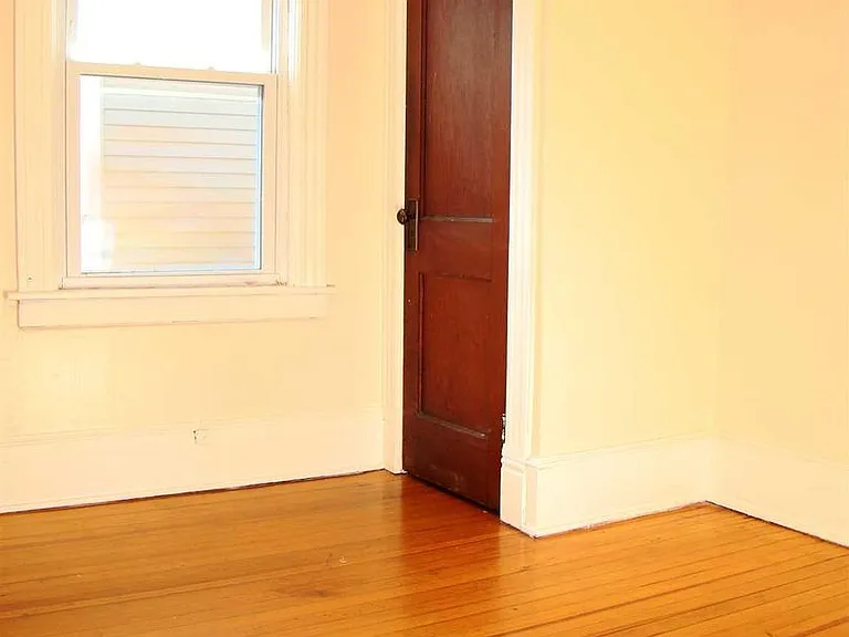 10 Worrall Ave #2 — Photo 6
