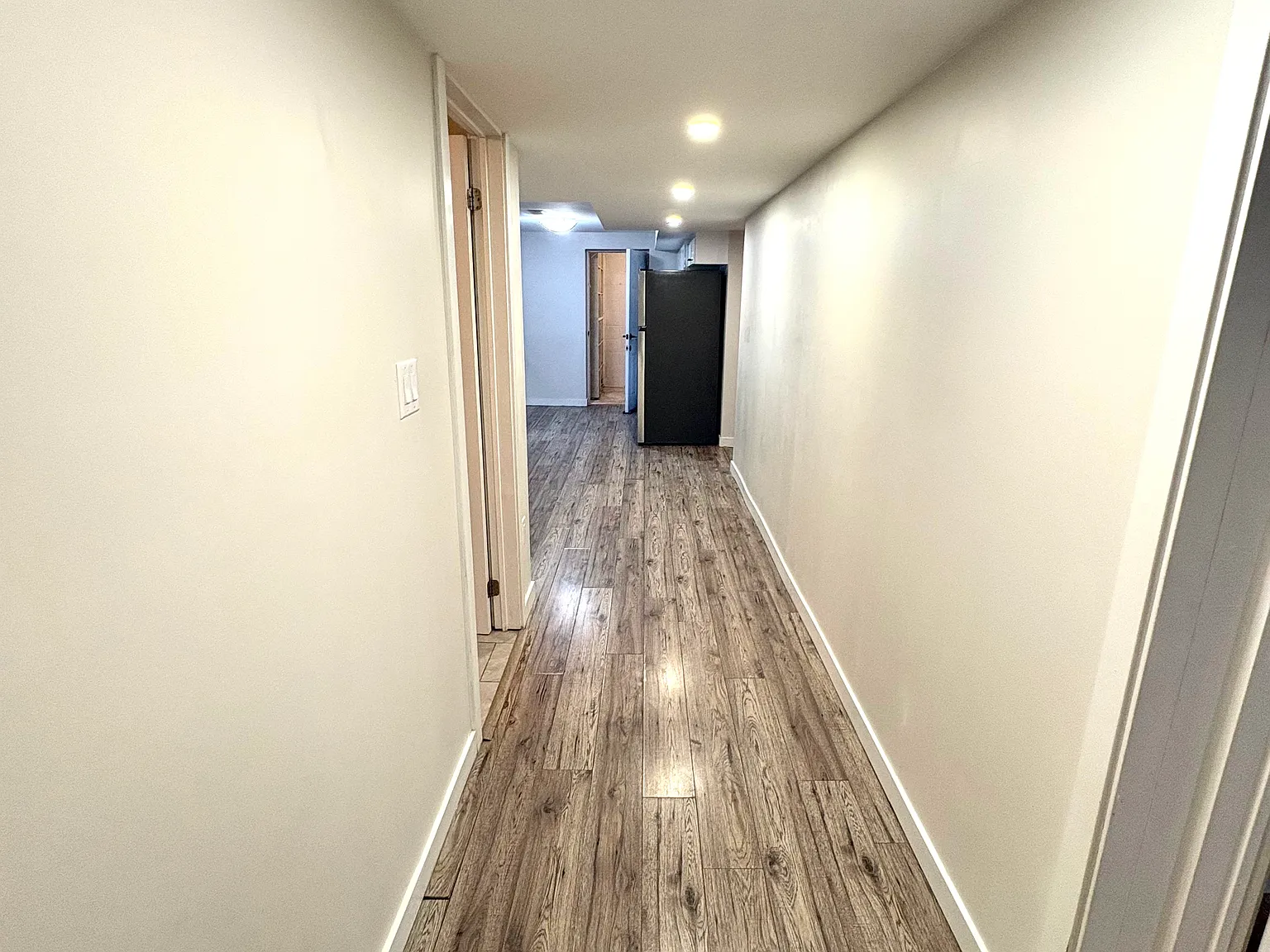 Basement - 10 Fourth St Welland — Photo 4