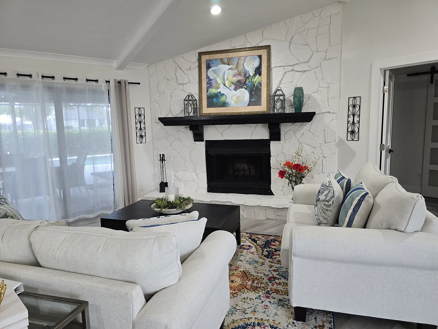 3 bed, 2.5 bath, 2641 sqft, $8,000 — Photo 2